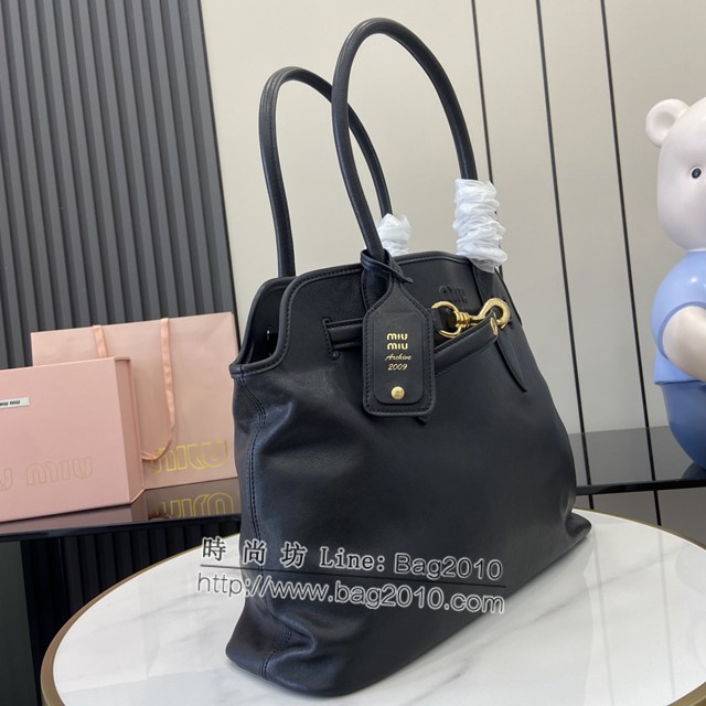 miumiu專櫃繆繆最新款女士Nappa羊皮革手提包 jh2339型號：5BG291